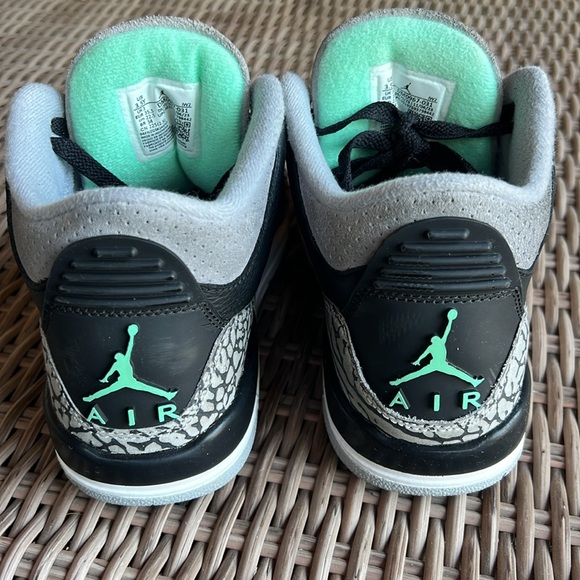 Kids Air Jordan 3 Retro Size 3.5Y Black/Green - Picture 8 of 9